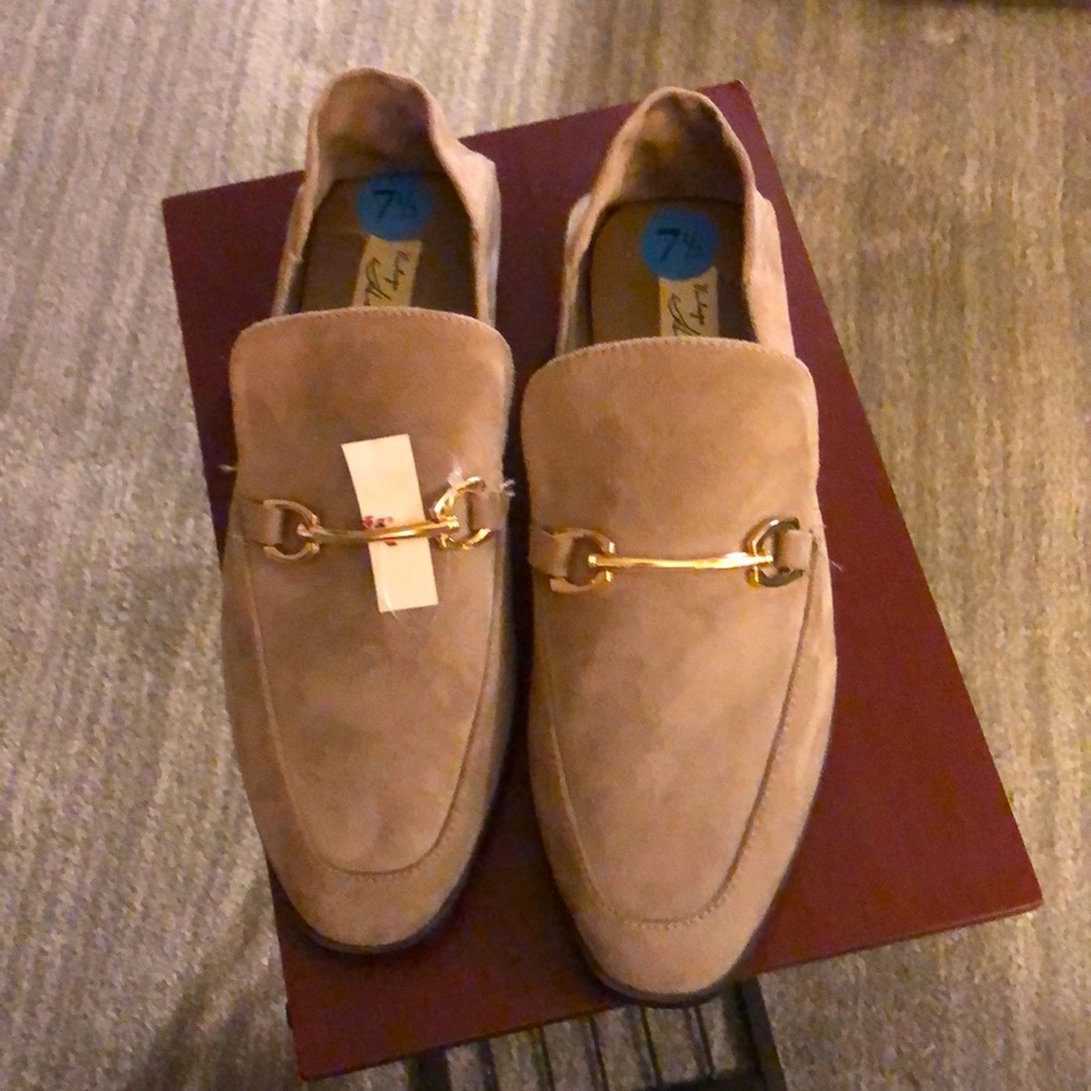 Woman’s Vintage Havana tan shoes slip on